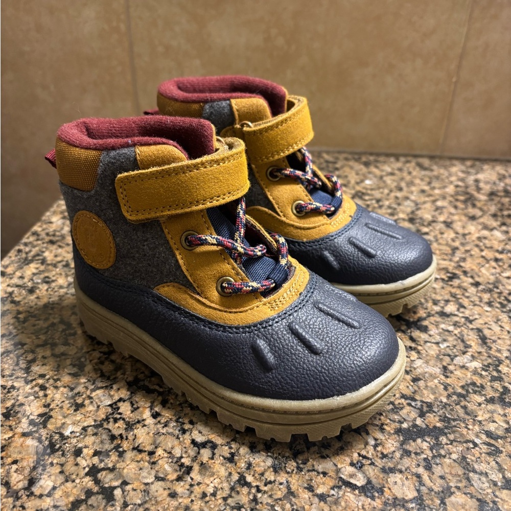 Carter's Toddler Winter Boots size 9